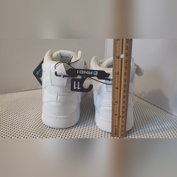 AND1 Women's Size 11 High-Top Basketball Sneakers NWT - Picture 3 of 4